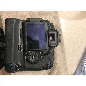 Canon EOS 60D. Body and battery NO LENSE